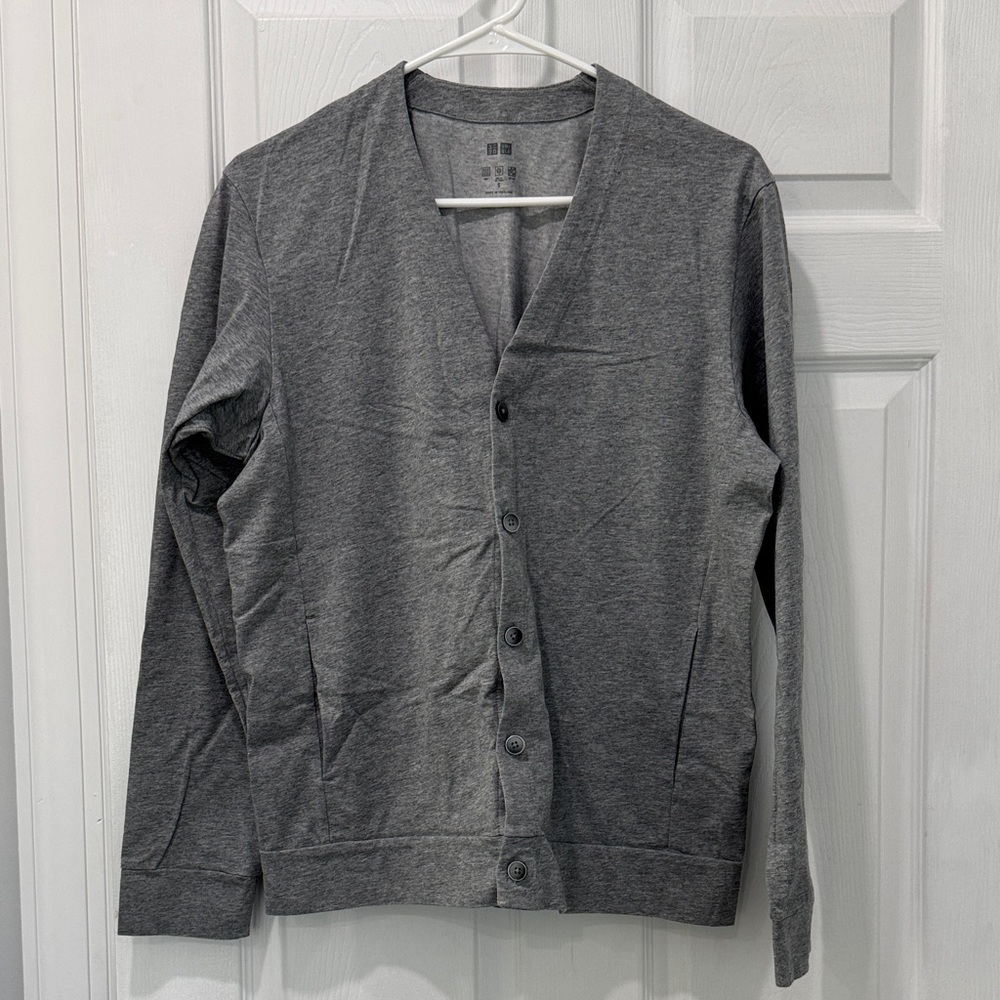 Uniqlo Light Gray Casual Top